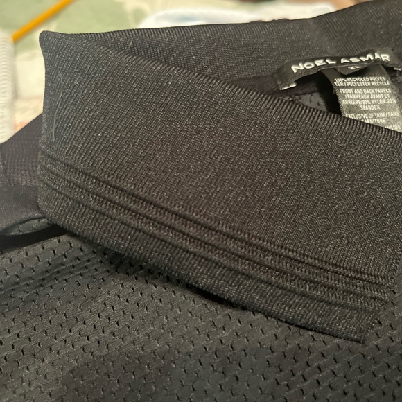 Noel Asmar Women’s Training Top, XL. NWOT. - Picture 5 of 7